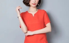 父亲把四个女儿日出水